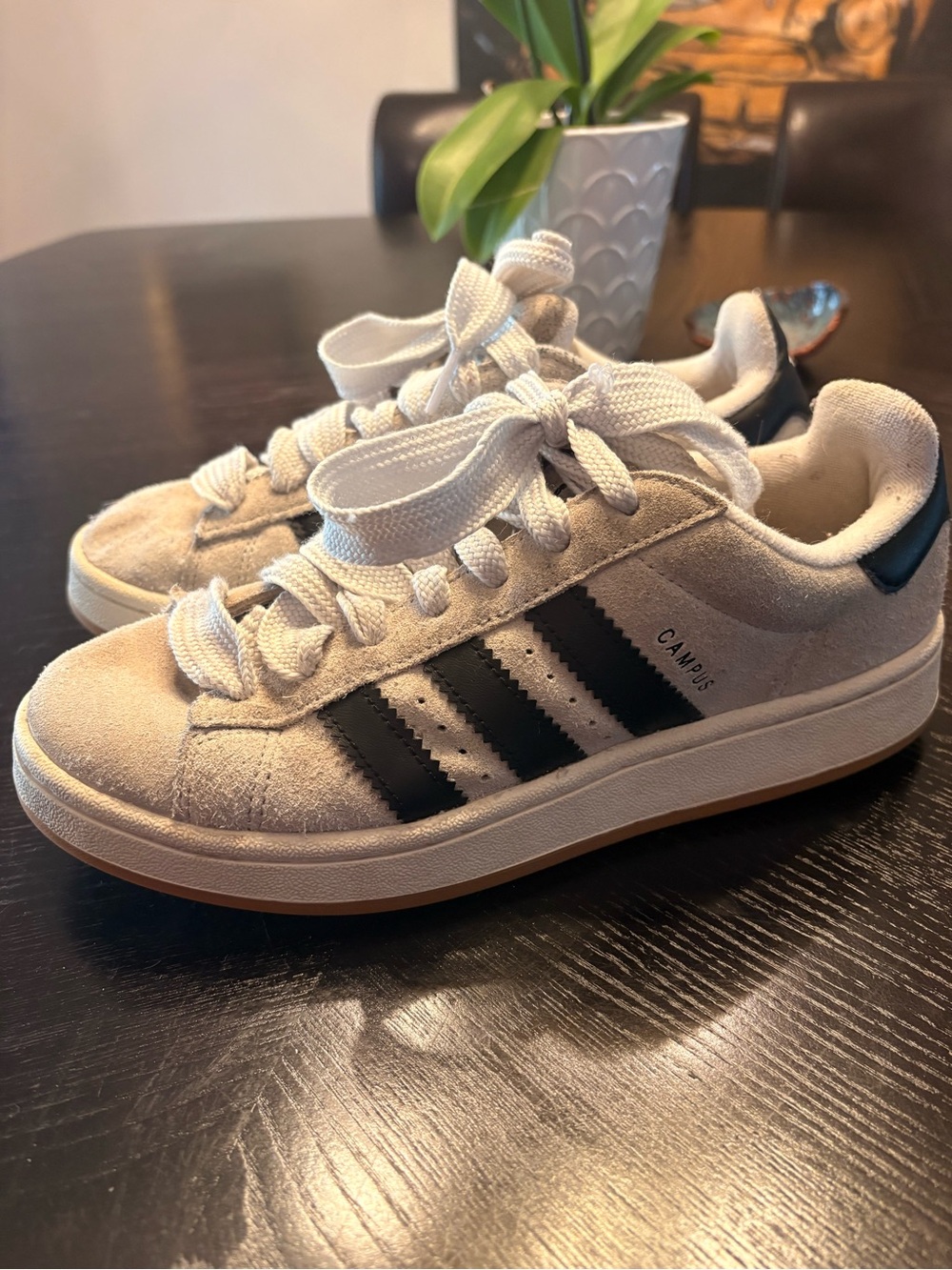 Women’s Adidas Campus 00s